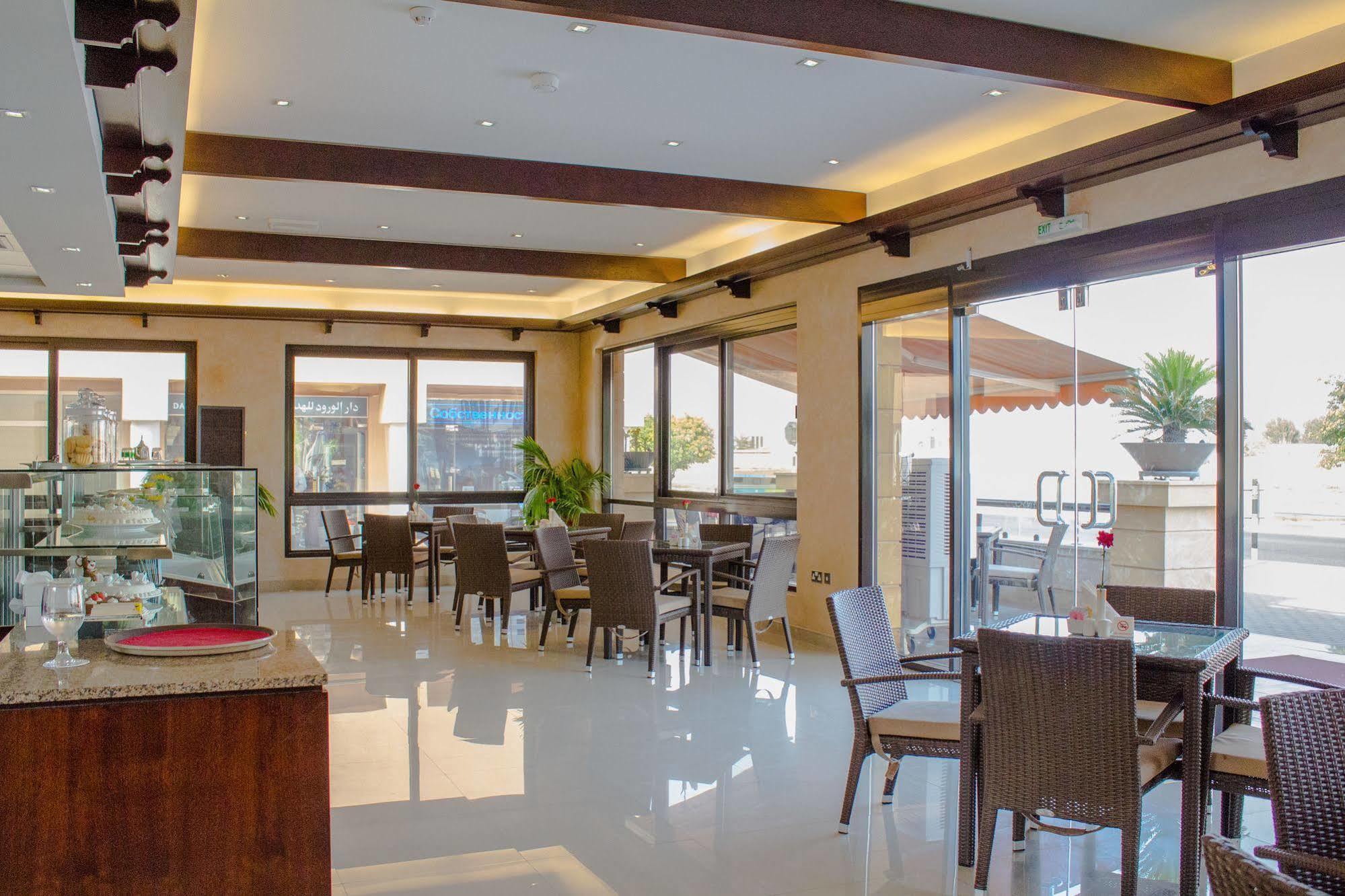 Lou'Lou'A Beach Resort Sharjah Buitenkant foto